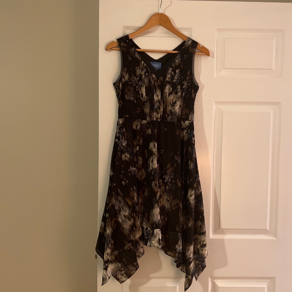Simply Vera | Vera Wang | Black Abstract Flower Dress